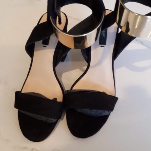 EUC Zara Basic black suede gold accent block heel sandal, 36 - Picture 5 of 11